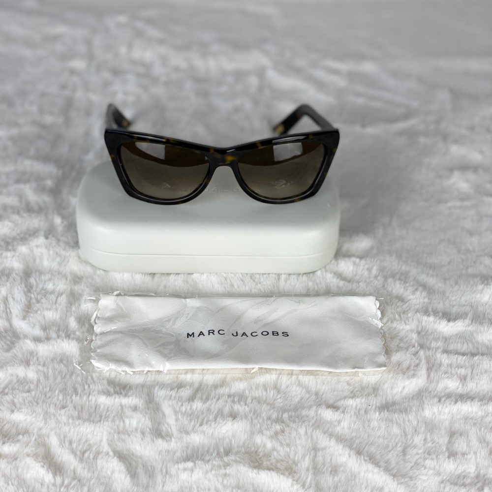 NWOT,Mark Jacobs sunglasses, with original case